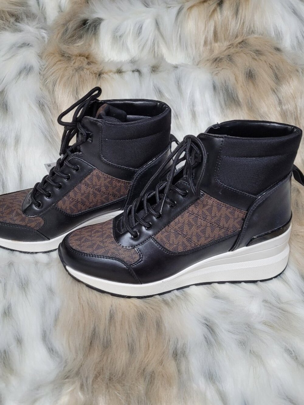 P3593-NWT Michael Kors Brown & Black High-top Sneakers SZ9